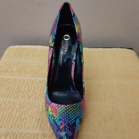 Women shoes - Picture 1 of 2